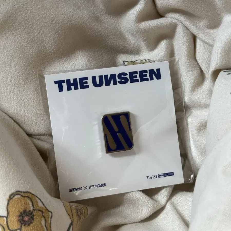 몬스타엑스 셔누x형원 [The Unseen] 뱃지 사가이소