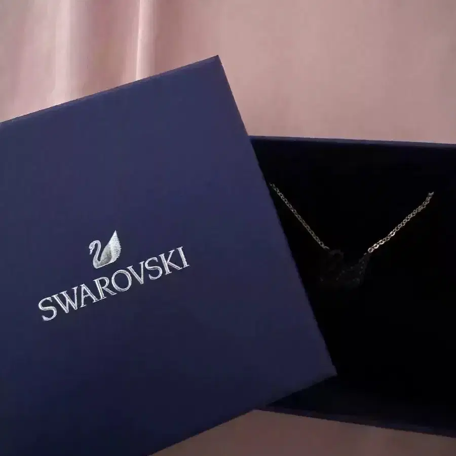 SWAROVSKI  스와로브스키   스완 목걸이