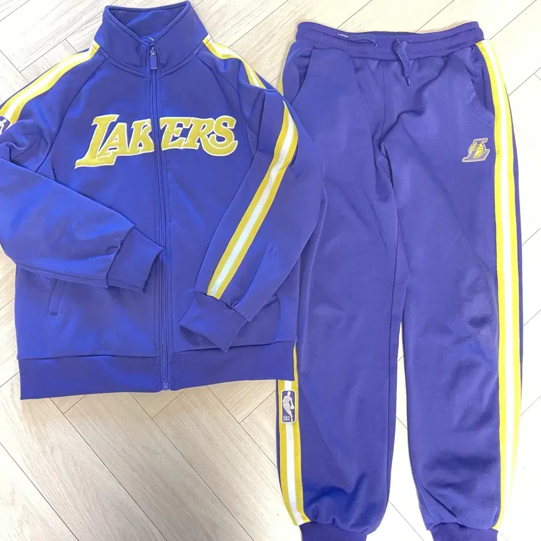 NBA LAKERR 키즈 트레이닝 상하복 (기모)150사이즈