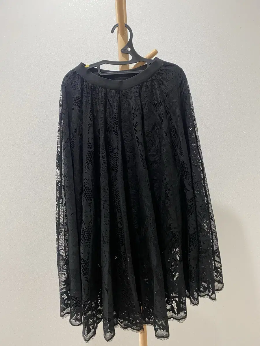 (New)Punching Lace Black Skirt