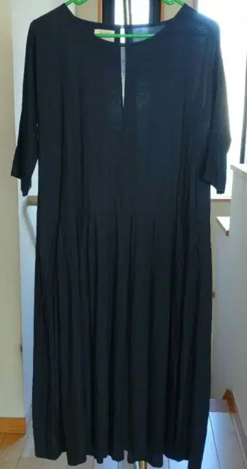 [GALLEGO DESPORTES] 도트 A라인 원피스 7부 소매