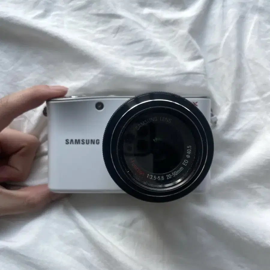 삼성 nx100 디지털 카메라 20-50mm 렌즈 포함