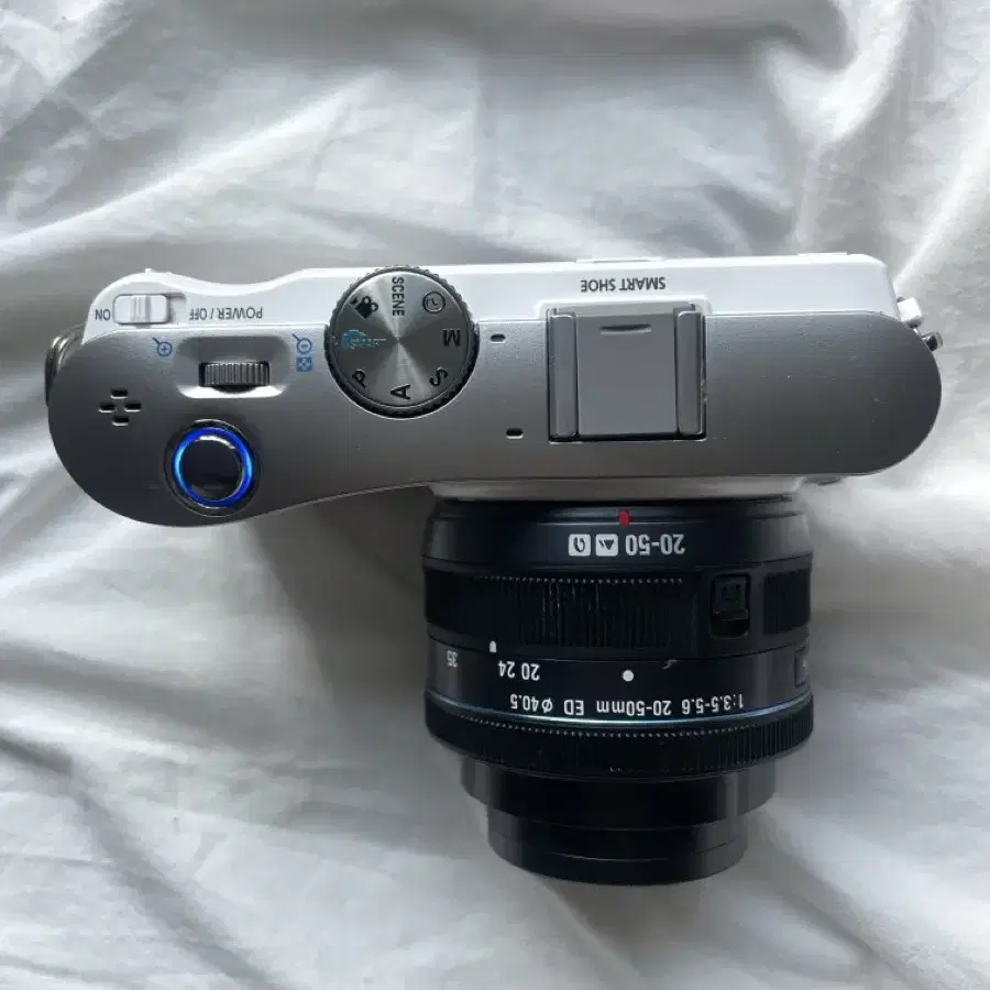 삼성 nx100 디지털 카메라 20-50mm 렌즈 포함