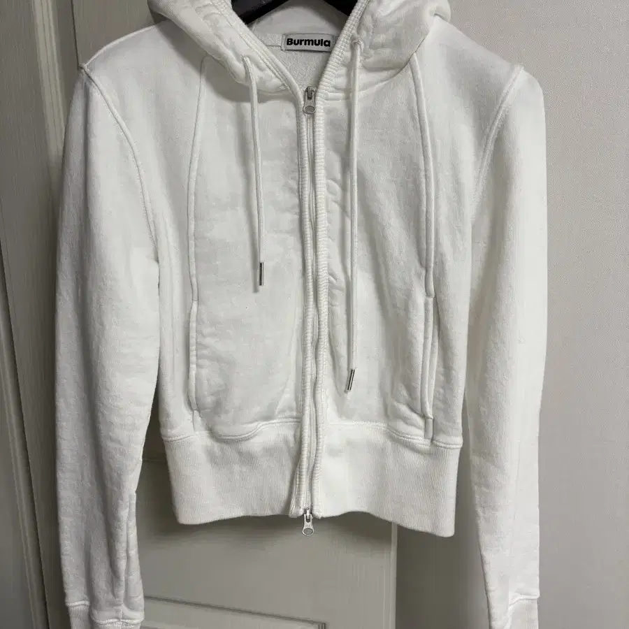 버뮬라_CROP HOODIE ZIP UP (IVORY)