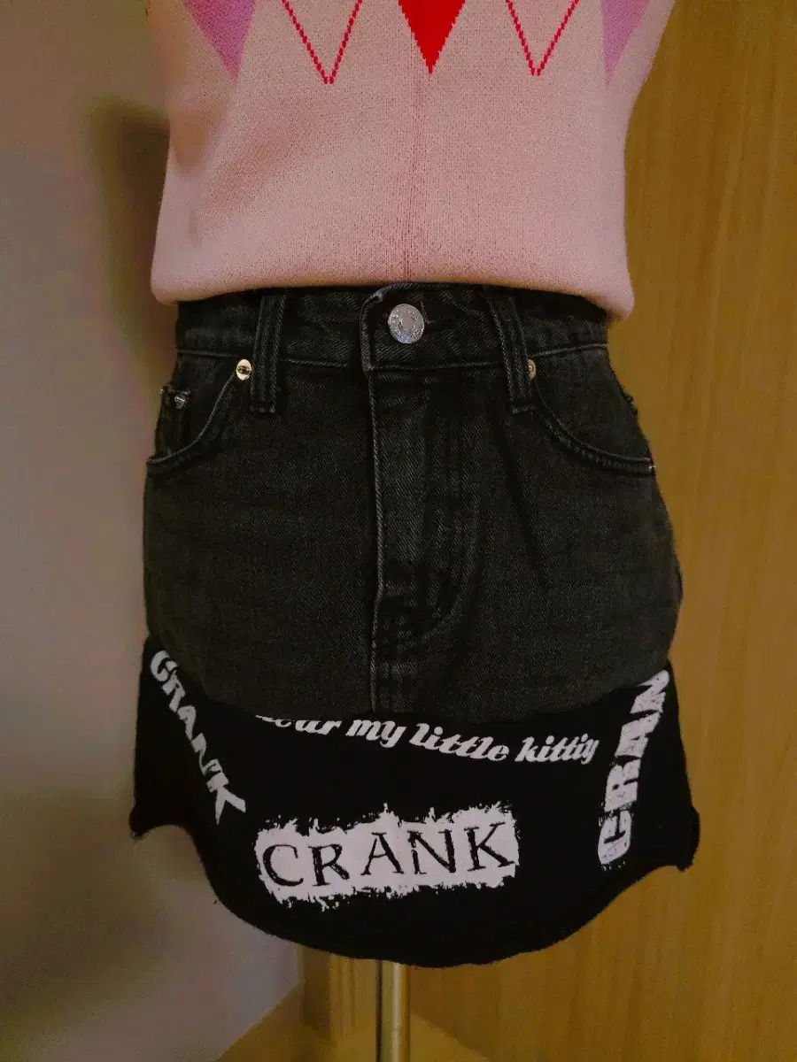 CRANK 블랙청스커트