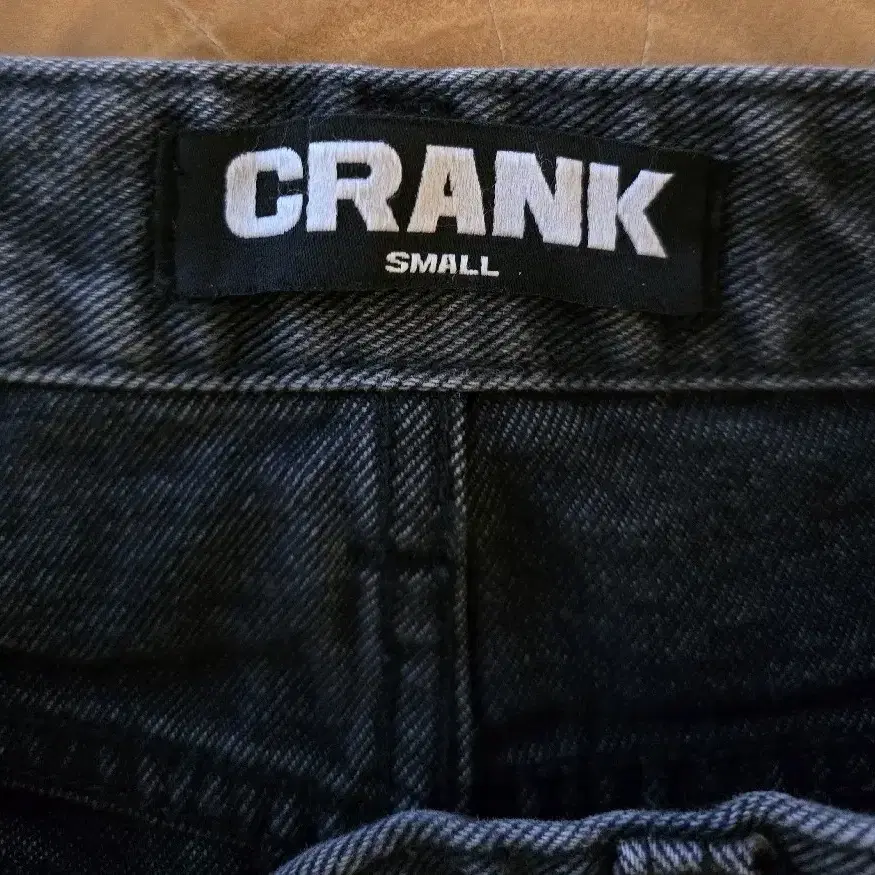 CRANK 블랙청스커트