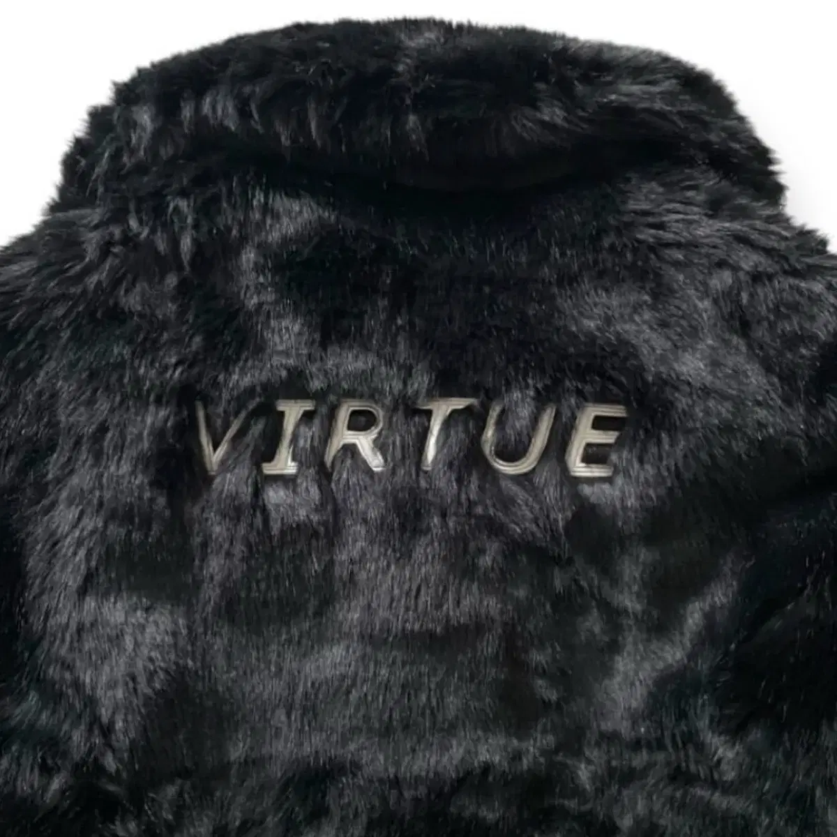 VIRTUE 크롭 퍼 자켓 블랙