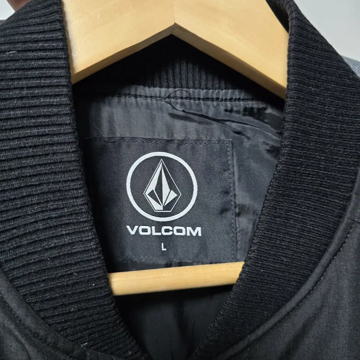 VOLCOM 볼컴 패딩 베스트 100