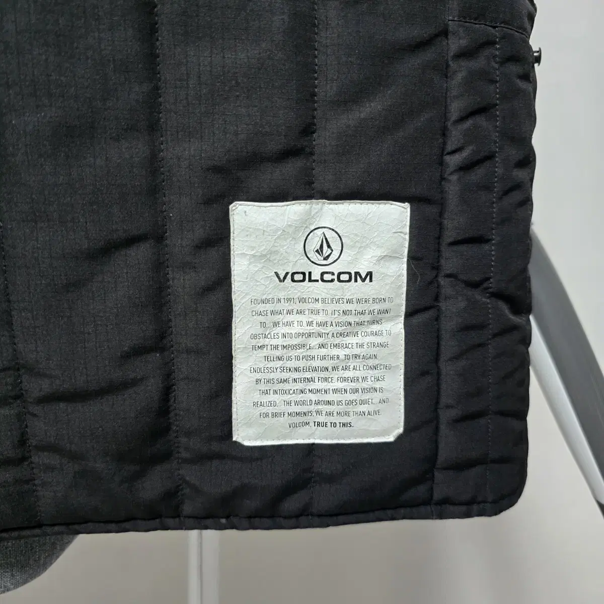 VOLCOM 볼컴 패딩 베스트 100