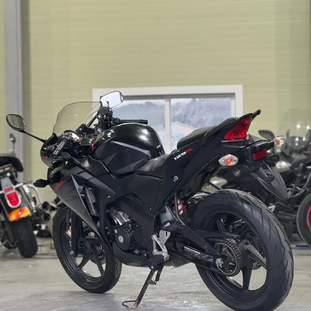 혼다 cbr125r 2017년 / 1만키로수 / 컨디션S차량 판매합니다