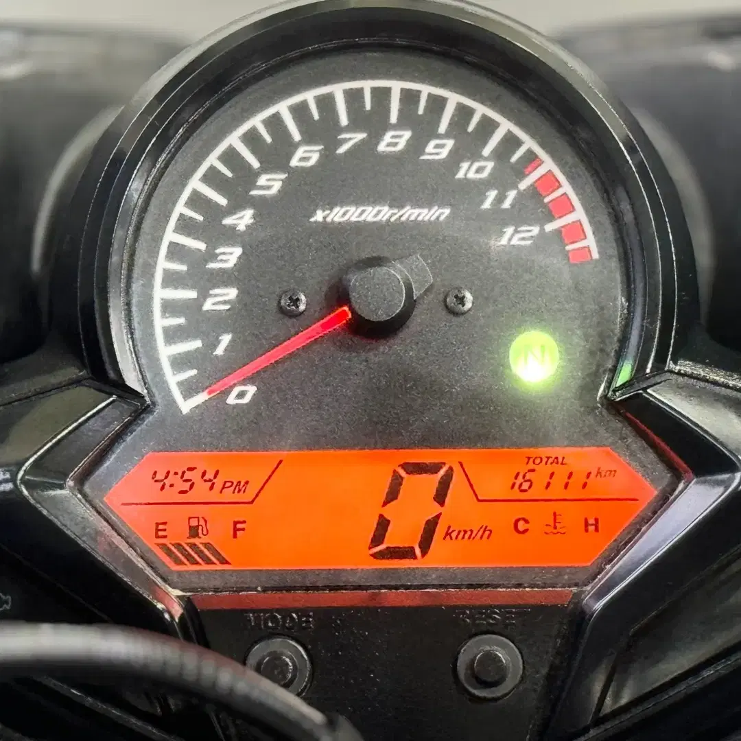 혼다 cbr125r 17년식 1만km 신차급 바이크 판매합니다.