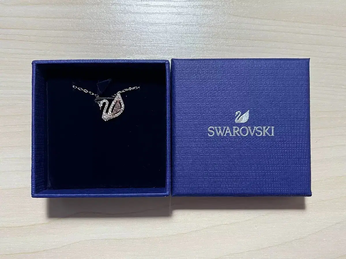 SWAROVSKI  스와로브스키   목걸이