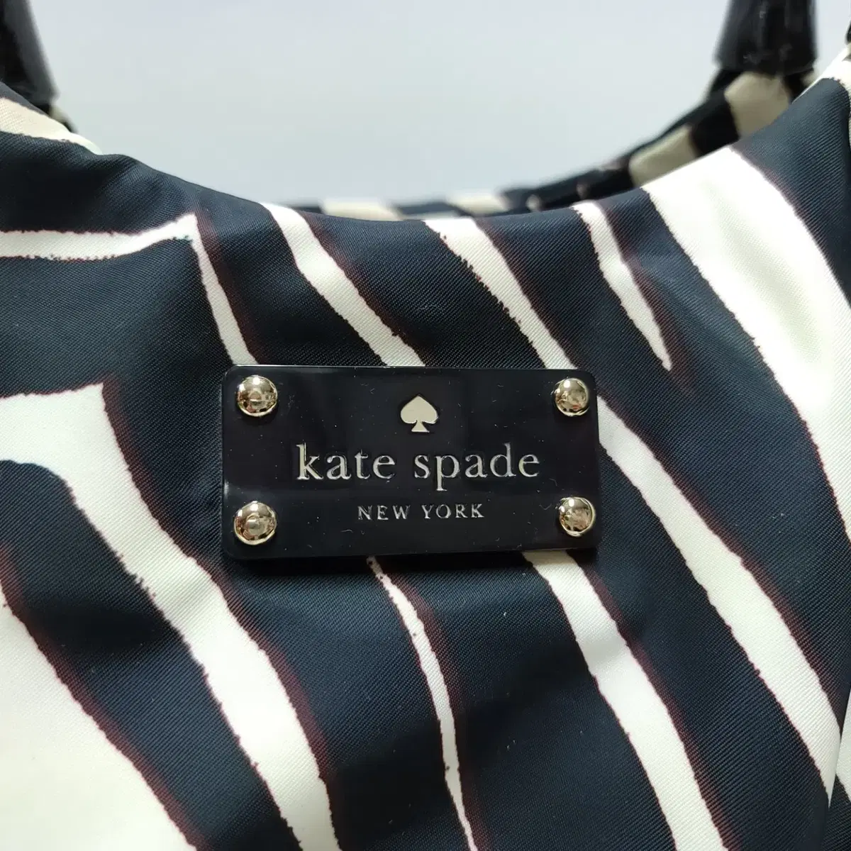 KATE SPADE 케이트스페이드 지브라 나일론 호보백 숄더백 B851