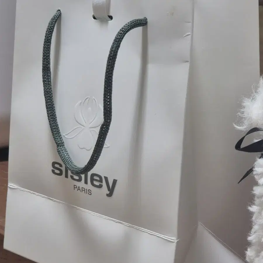 Sisley 브랜드 선케어 화장품 (무자극, 고보습, 백탁x, 노화방지)