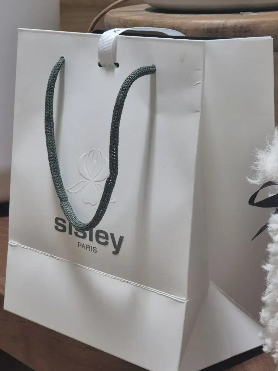 Sisley 브랜드 선케어 화장품 (무자극, 고보습, 백탁x, 노화방지)