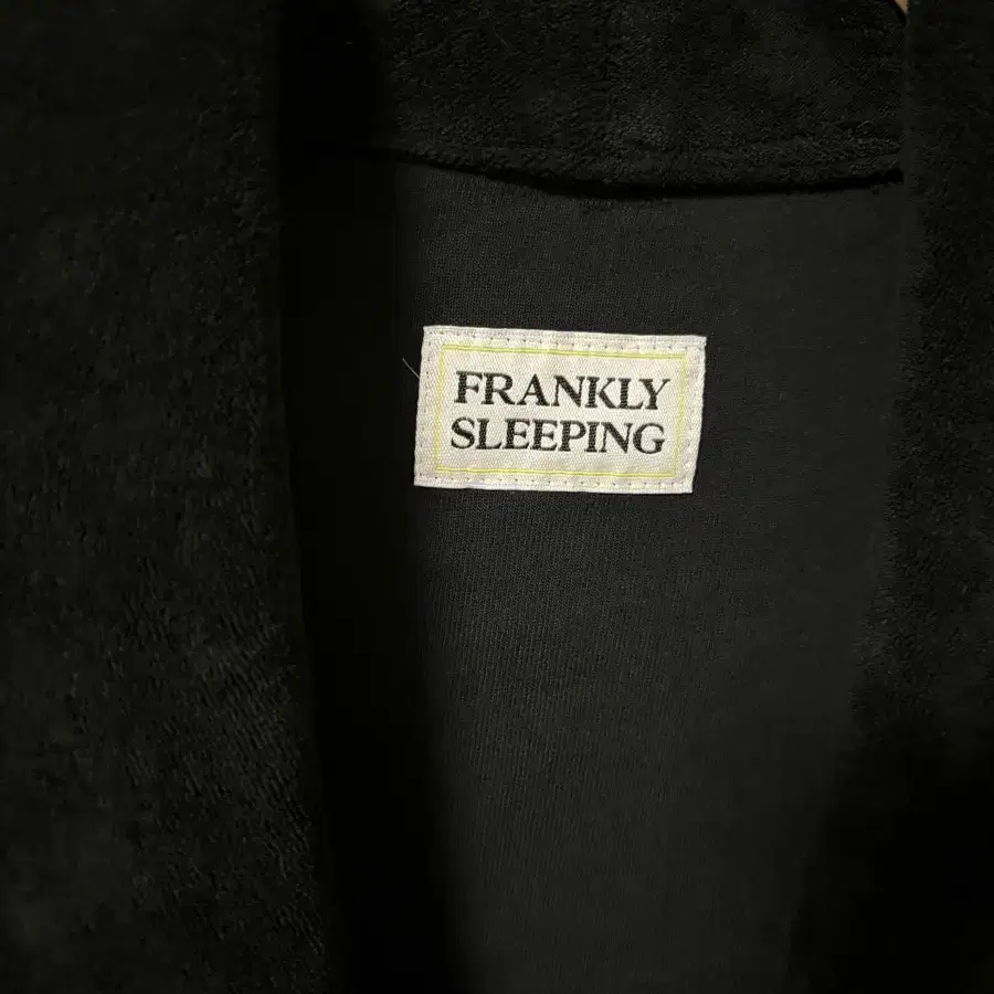 Frankly Sleeping 프랭클리 3포켓 테리 로브 블랙