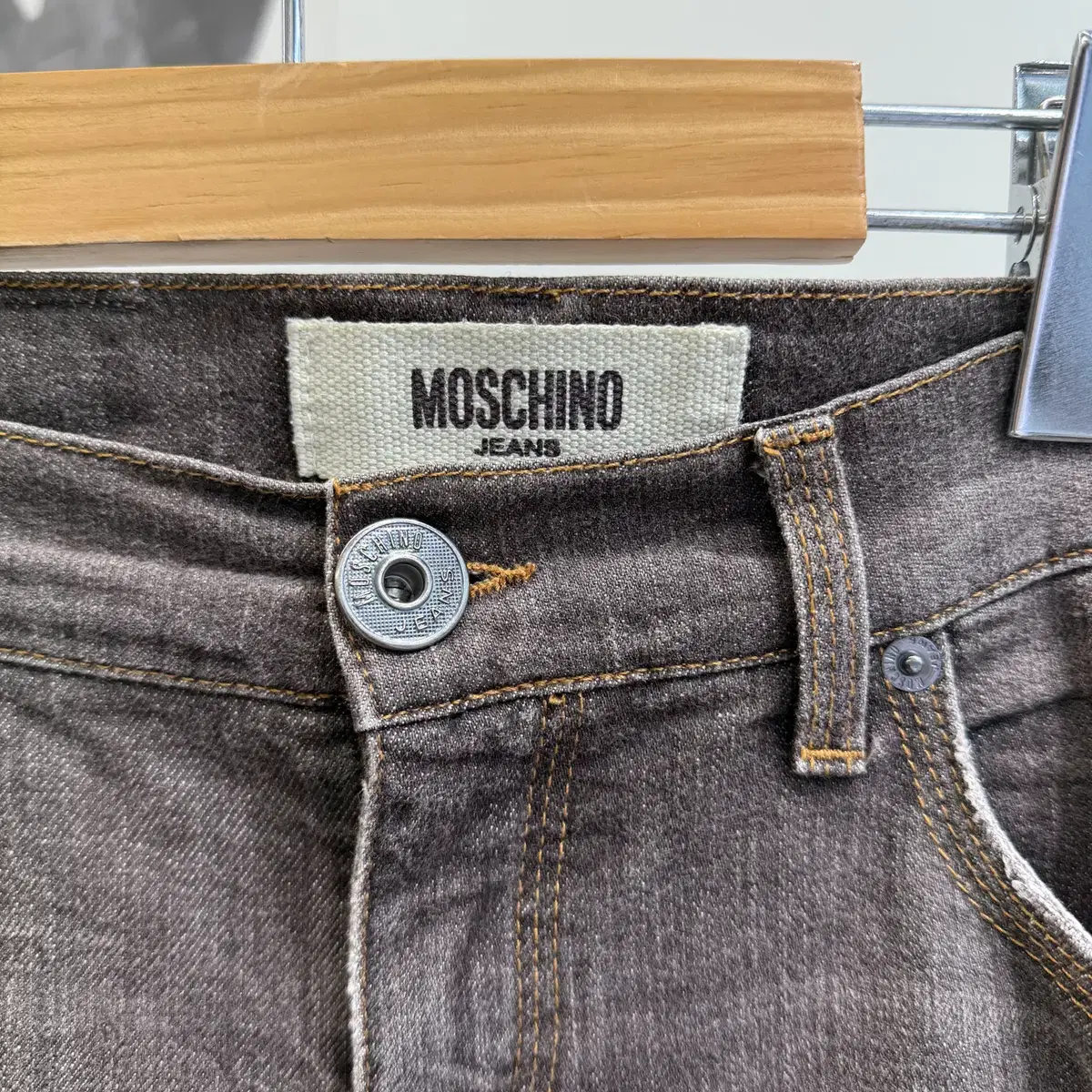 MOSCHINO JEANS 브라운 부츠컷 데님팬츠