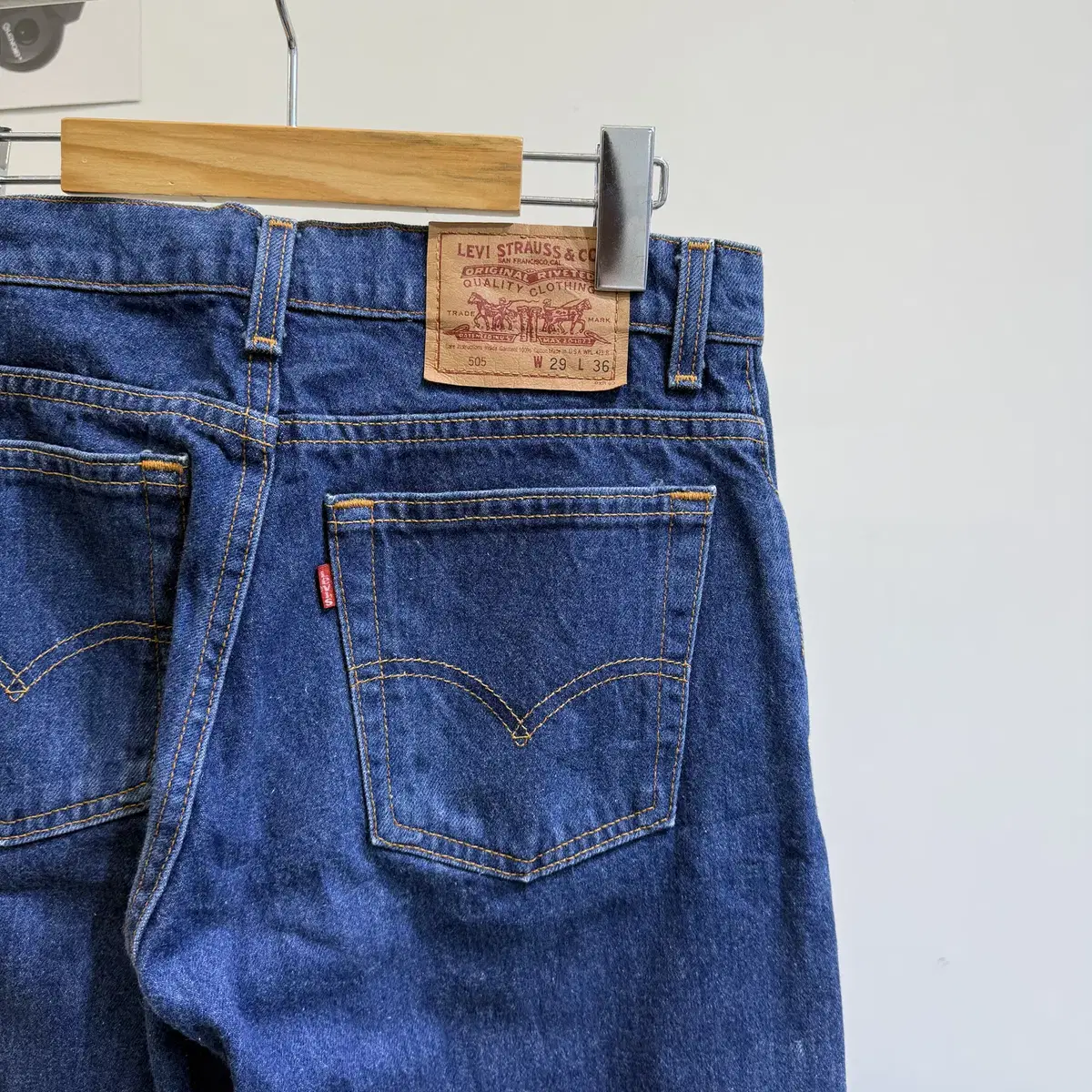 90s LEVIS 505 (Made in USA)