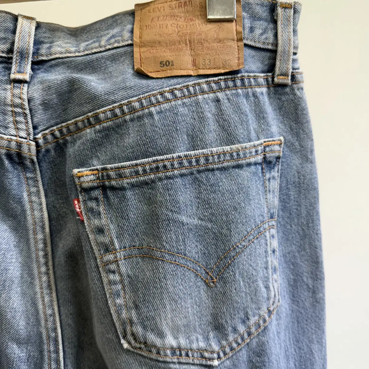 90s LEVI 501 (Made in USA)