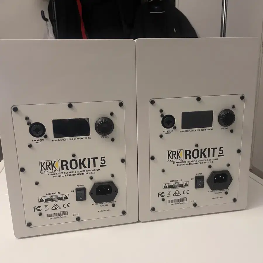 krk rokit5 G4 화이트 판매합니다 + imi 스텐드