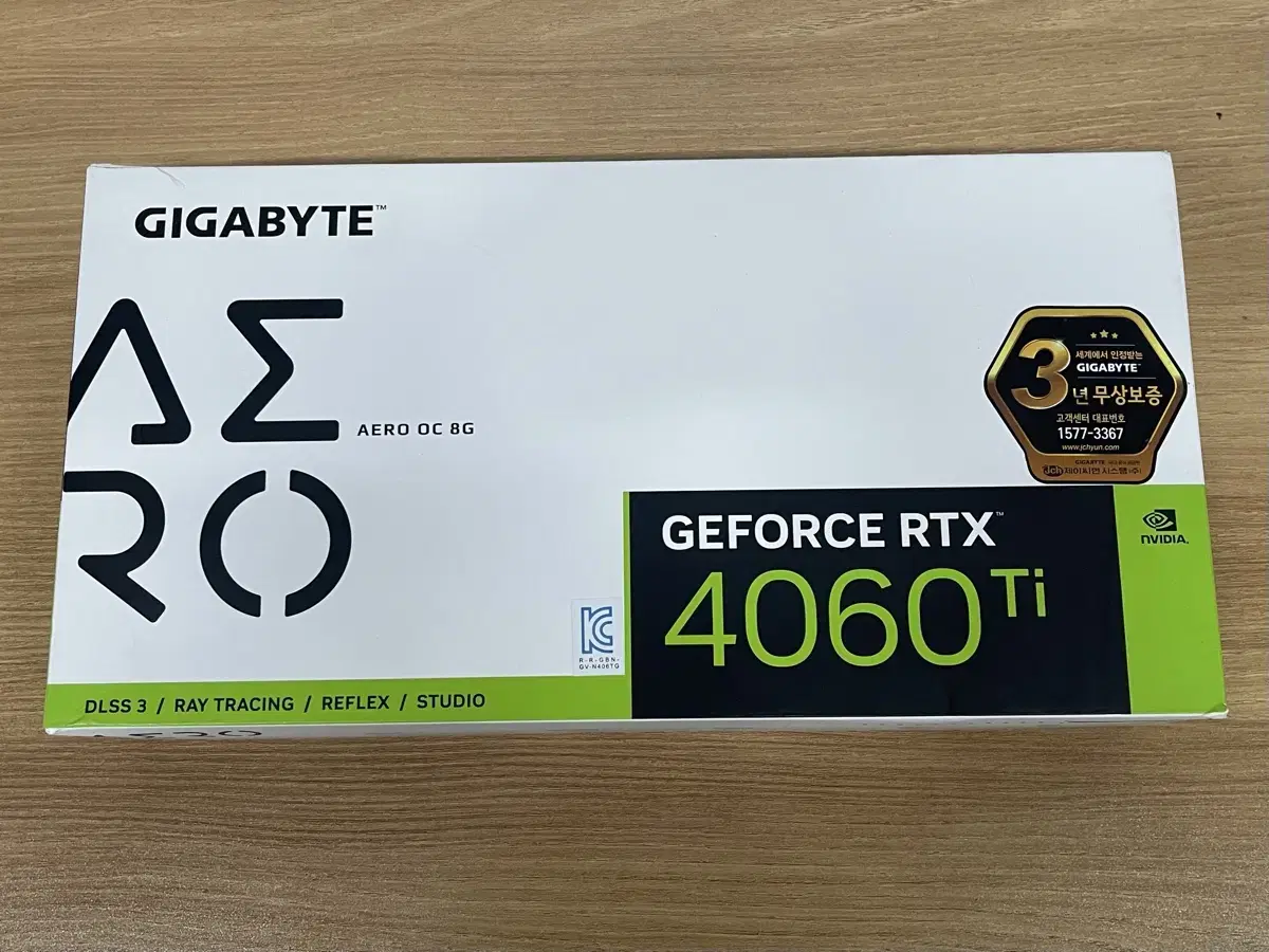 기가바이트 RTX4060ti 화이트