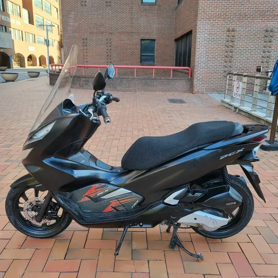 대전 20년식 혼다 pcx125 오토바이 판매합니다