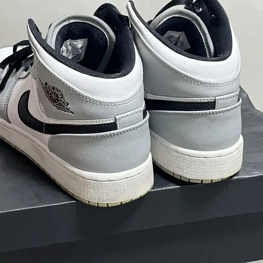 (GS) Jordan 1 Mid Light Smoke Grey