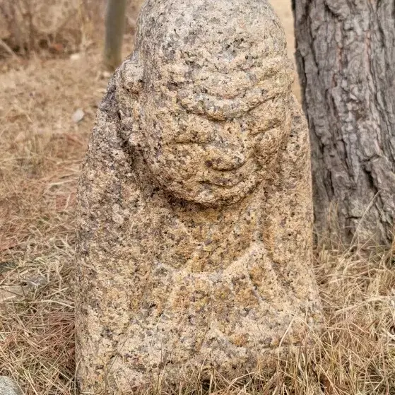 오래된민불(석제나한상) 조경석 불상