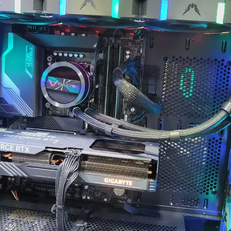 6개월 사용 수랭 고사양본체 i7 32G RTX4060TI 1TB