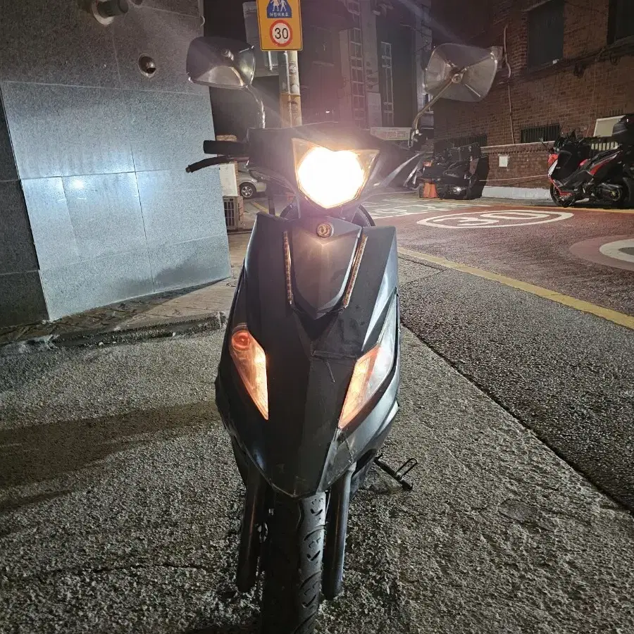 GR125 13년식 마실용 급매합니다 pcx nmax 스쿠터