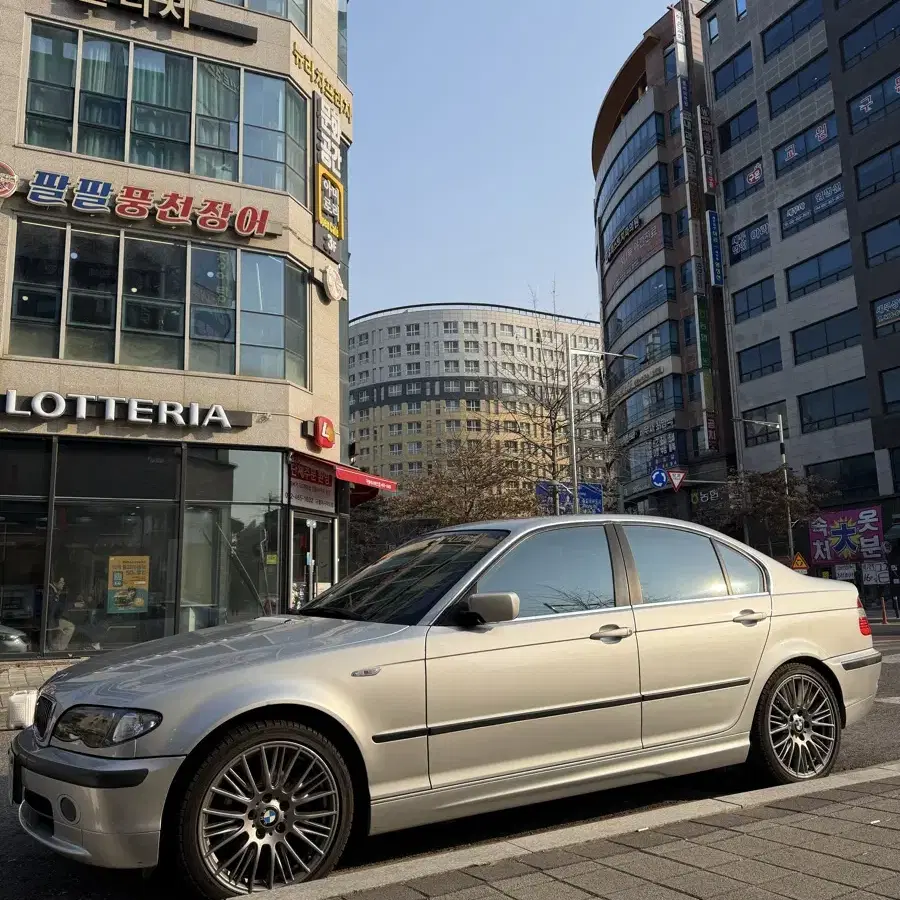 BMW e46  325xi 판매합니다 및 대차 귀한 옷번호판