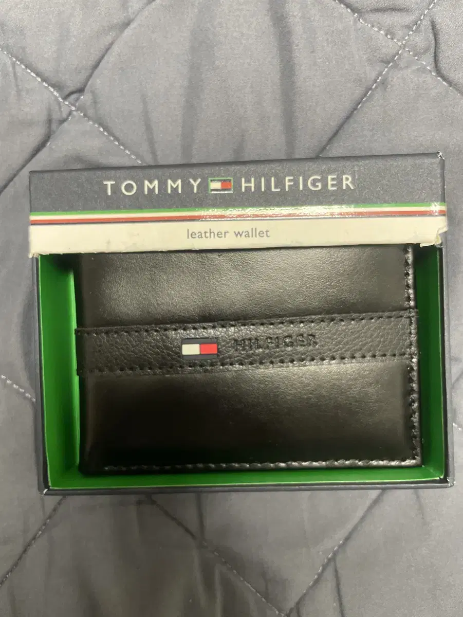 TOMMY HILFIGER 지갑