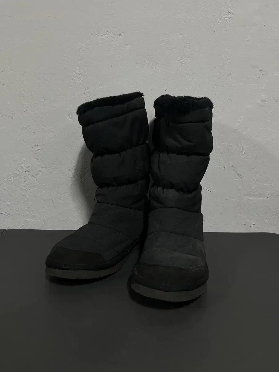 240 Genuine Bear Pow Fur Padded Boots