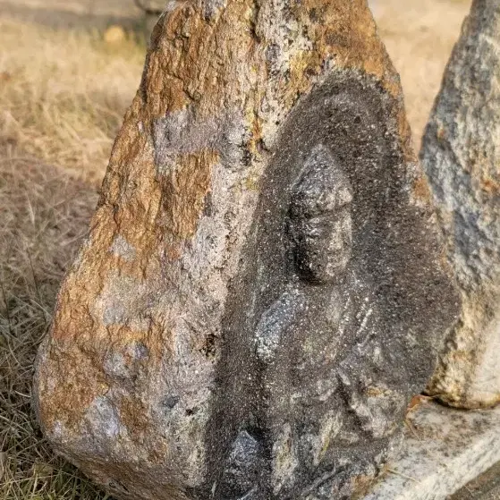 여래석불(자연석 민불)조경석