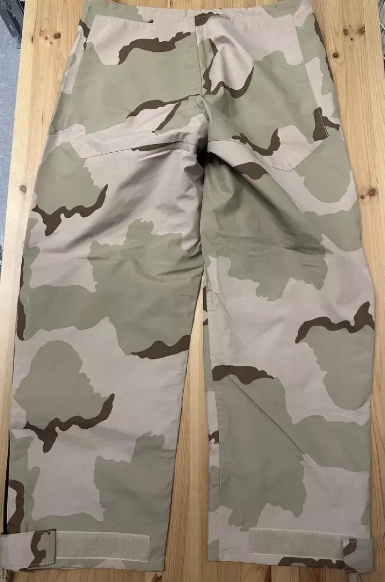 Vintage Military Goretex camo Pants M