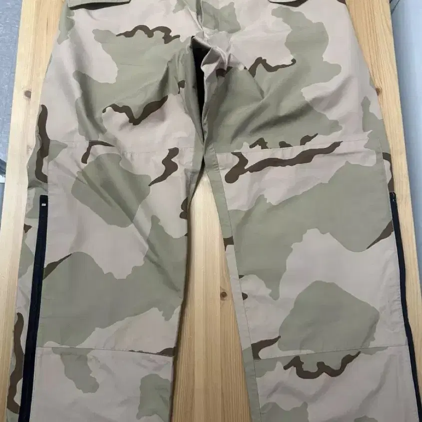 Vintage Military Goretex camo Pants M