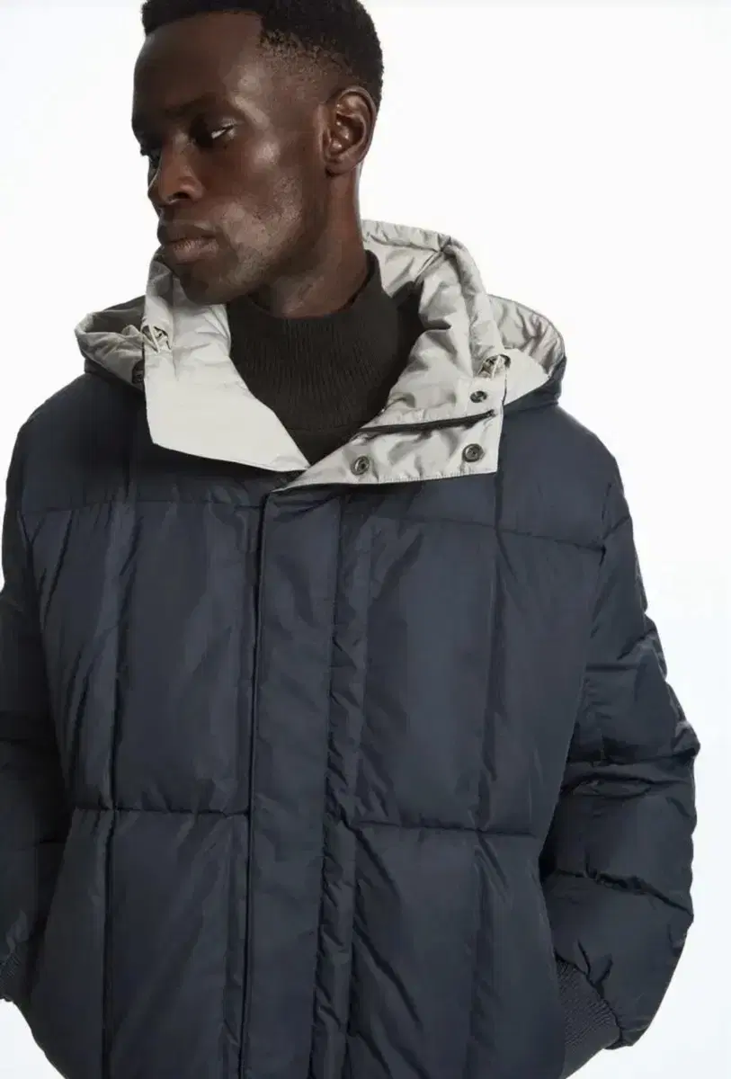 COS Course / Reversible Hooded Puffer Down Jacket