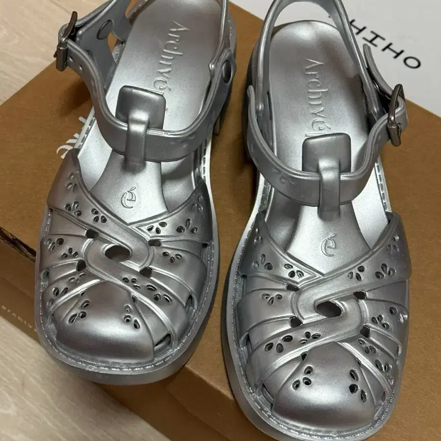 아카이브앱크 Puffy rubber sandal Silver225-230