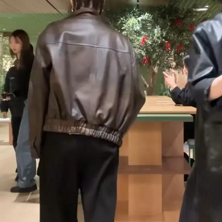 [ANDROS] 앤드로스 Cowhide Bomber Jacket