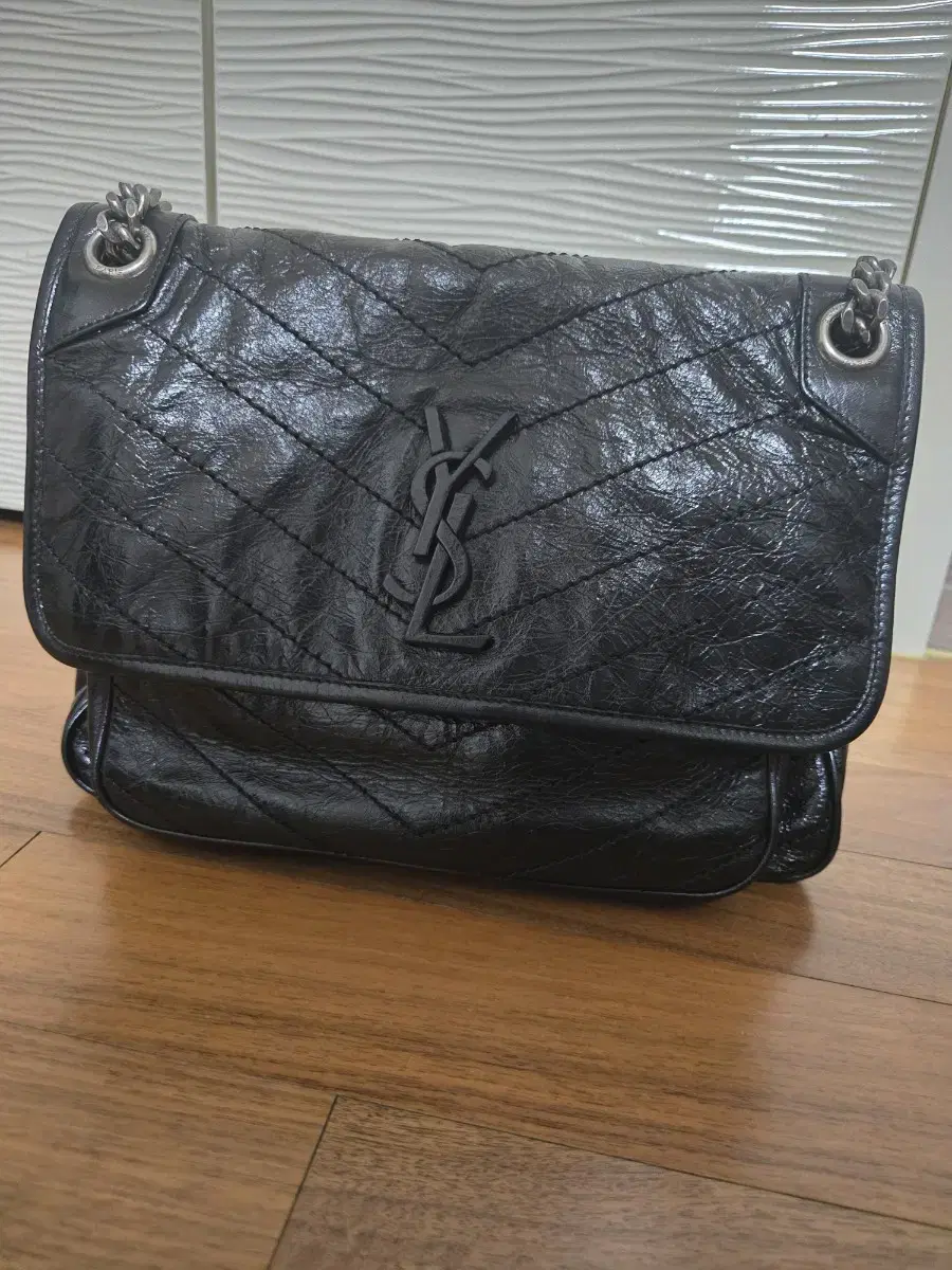 Saint Laurent Ni-Ki Bag Medium Black