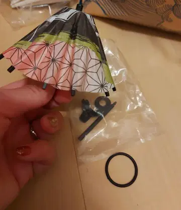 카마도 네즈코와 카마도 탄지로 핀 배지, 키링, 씰 아트북 세트