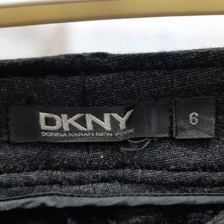 DKNY 진회색 니트원단 로우라이즈 스키니 바지