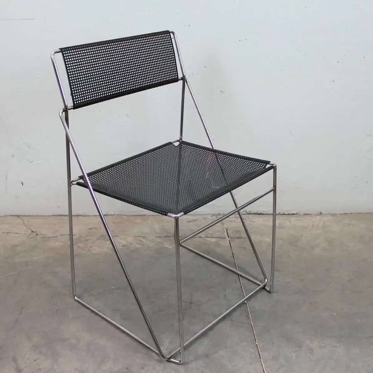 X LINE CHAIR (original vintage ) Black W