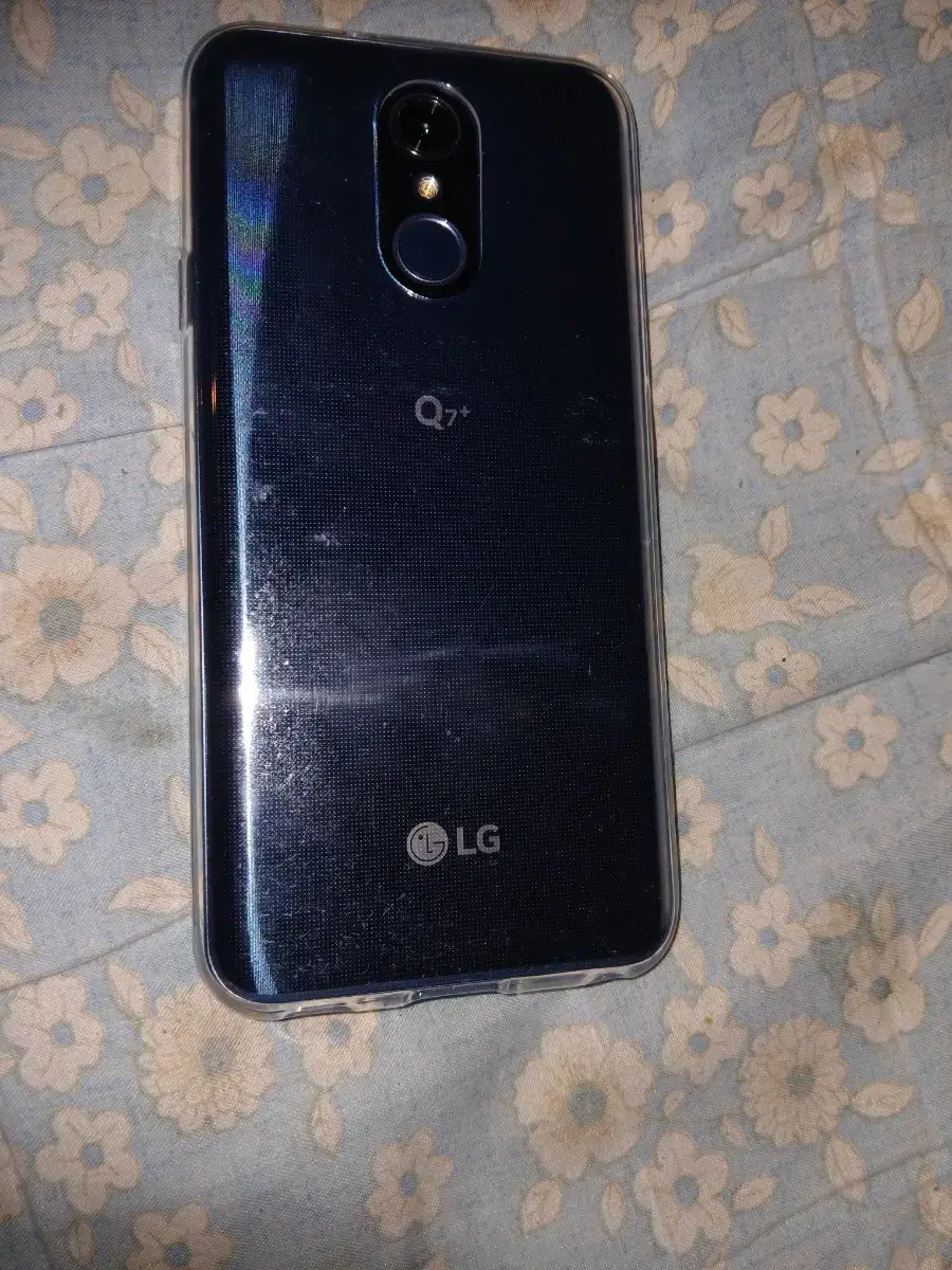 LG Q7+