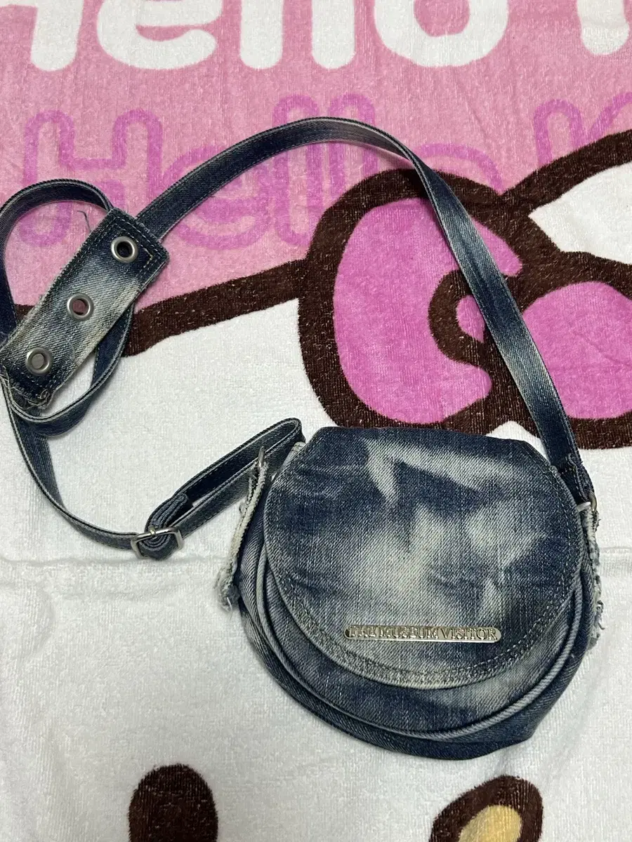 [The Museum Visitor] Jeans Crossbody Bag