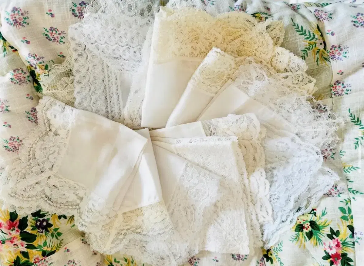 Vintage lace bridal hanky