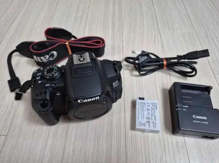 캐논 EOS 700D 카메라 바디 세트