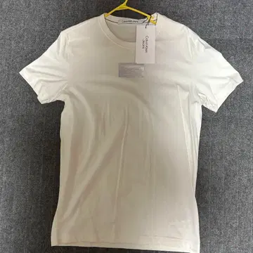 미사용 새상품 칼뱅-클라인 티셔츠(M)