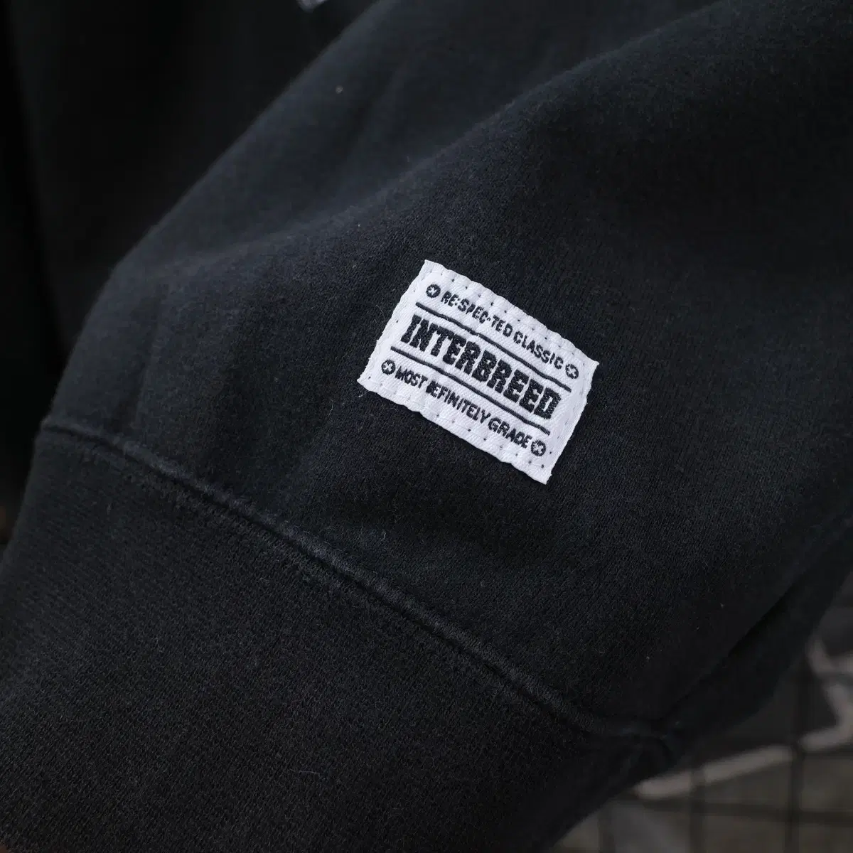 INTERBREED 스웻 셔츠