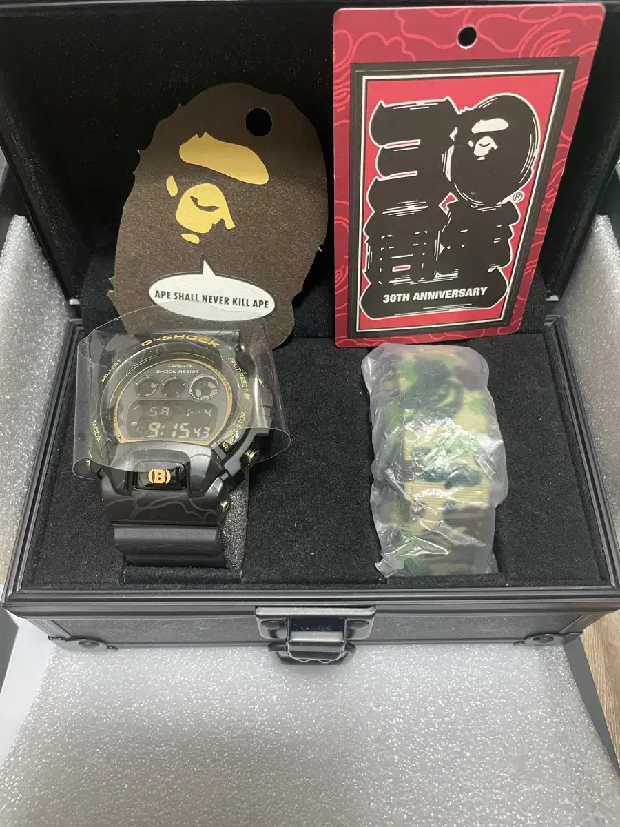 지샥 X 베이프 30주년 GM-6900BAPE-1